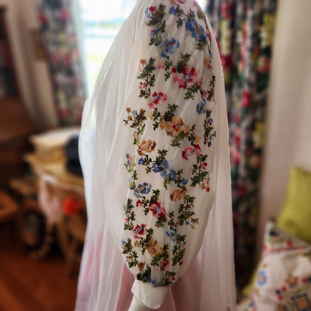 Handmade Sheer Ukrainian Robe - Picture 6 of 11